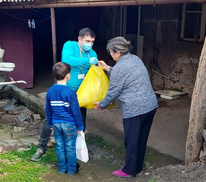 Սնունդ և հիգիենիկ պարագաներ 100 ընտանիքների Ամասիայից և Նոյեմբերյանից